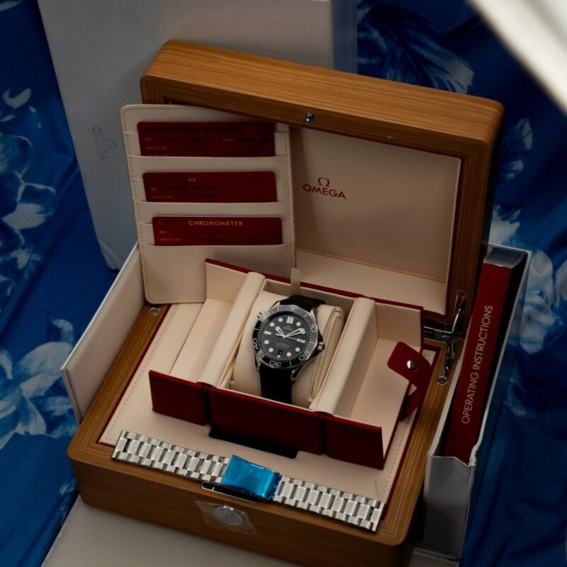2024 Omega Seamaster Diver 300M 42mm Black Wave Dial 210.30.42.20.01.001 B&P — photo 2
